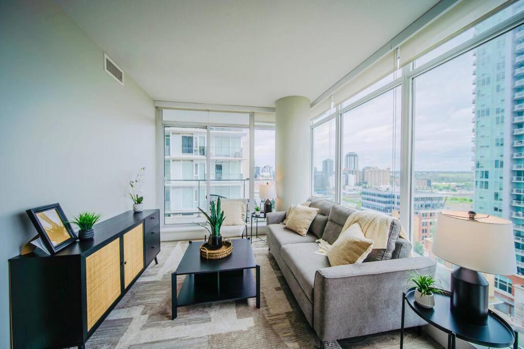 Modern Suite Calgary Downtown 5 Min Walk Stampede Kültér fotó